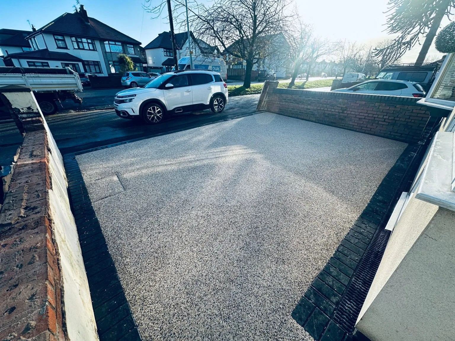 A completed resin driveway by T&T Driveways